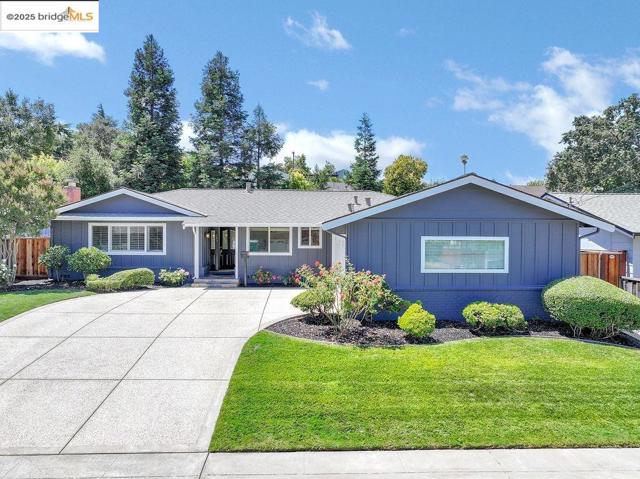789 E Angela St, Pleasanton CA: https://media.crmls.org/mediaz/b30acf7a-3337-422b-ab3b-dc881a7d737a.jpg
