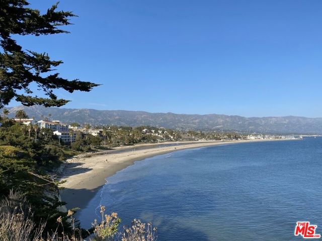 1312 Shoreline Drive, Santa Barbara CA: https://media.crmls.org/mediaz/b30b9fde-1849-4d0d-b45f-ffe3810eab0f.jpg