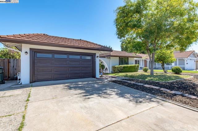 1059 Lakehurst Rd, Livermore CA: https://media.crmls.org/mediaz/b30bd1f9-53df-4e5b-b34c-9f7bf9a5d5c1.jpg