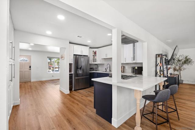 4542 Toni Lane, La Mesa CA: https://media.crmls.org/mediaz/b30bfde4-bb49-435a-bc9e-ac18f3f470dc.jpg