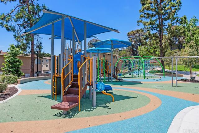 731 Valley Avenue, Solana Beach CA: https://media.crmls.org/mediaz/b30c02bc-2e34-45bb-b55e-1bd11ef50bc0.jpg