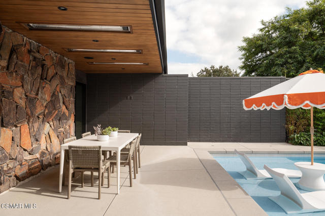 821 Emerson Street, Thousand Oaks CA: https://media.crmls.org/mediaz/b30db6eb-5ed4-423b-8175-eff85e481f4d.jpg