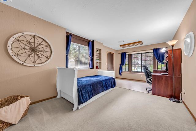 22 Cobblestone Ct, San Ramon CA: https://media.crmls.org/mediaz/b30dd203-9876-4888-9a3e-25ec9341e351.jpg