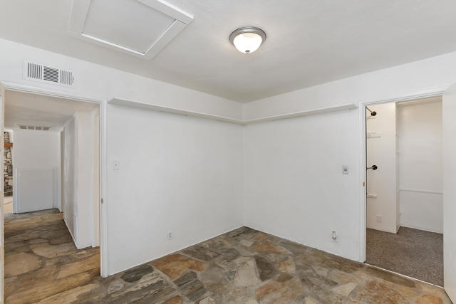 3933 E Calle San Antonio, Palm Springs CA: https://media.crmls.org/mediaz/b30f15c2-03b8-46c3-8342-e2e31e991d69.jpg