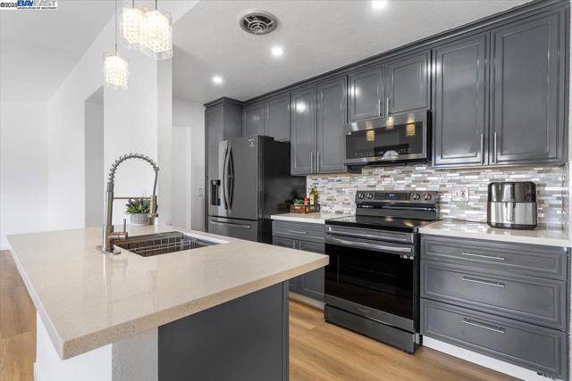 24753 Willimet Way, Hayward CA: https://media.crmls.org/mediaz/b3103b26-0b13-43e5-bffd-85c5a66706d6.jpg