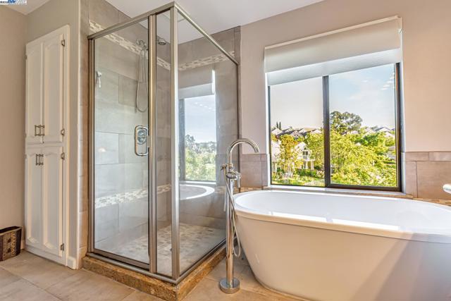 4001 W Lakeshore Drive, San Ramon CA: https://media.crmls.org/mediaz/b3108da0-70e2-45c0-af7c-751c1454e010.jpg