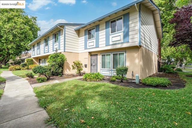 2630 Oliver Drive, Hayward CA: https://media.crmls.org/mediaz/b3113313-605b-4fed-860c-e36ecf894c51.jpg