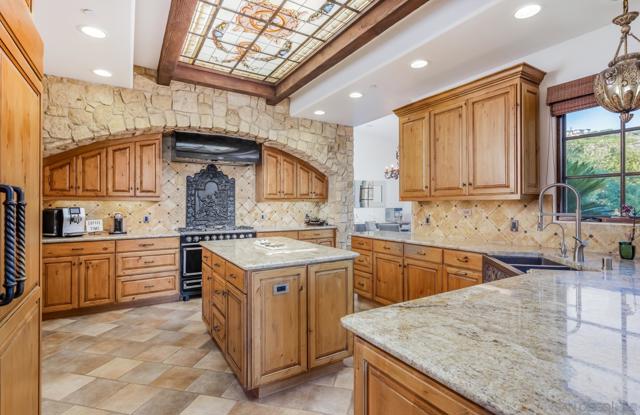 18113 El Brazo, Rancho Santa Fe CA: https://media.crmls.org/mediaz/b311a743-65bb-458b-983f-d7d86b79ce88.jpg