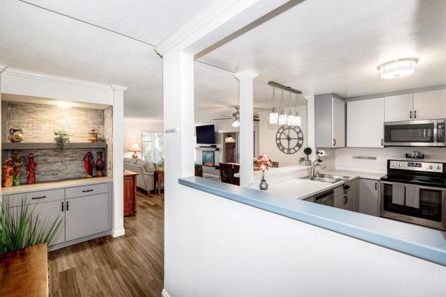 Detail Gallery Image 10 of 43 For 10250 Caminito Cuervo #15,  –,  CA 92108 - 2 Beds | 2 Baths