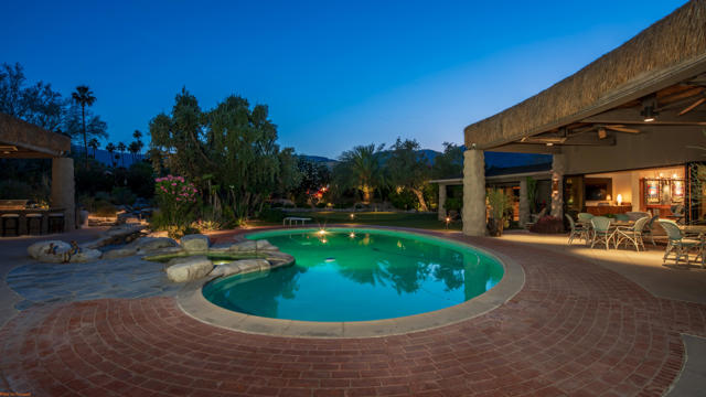 73297 Grapevine Street, Palm Desert CA: https://media.crmls.org/mediaz/b311de6f-88c9-4843-b722-8dd250a5fbc2.jpg