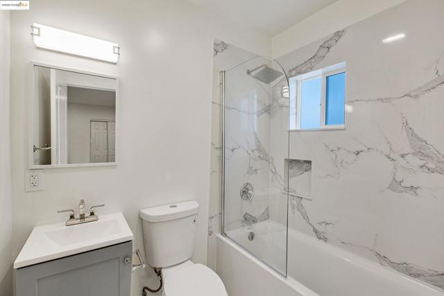 2906 Adeline St, Oakland CA: https://media.crmls.org/mediaz/b3136672-6548-42fd-88ef-db4659570715.jpg