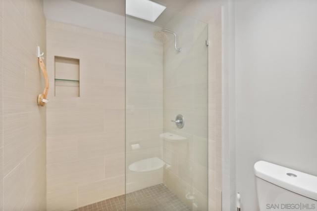 3130 Avenida De Portugal, San Diego CA: https://media.crmls.org/mediaz/b313890f-3daa-4711-bf95-bc1edffe9062.jpg