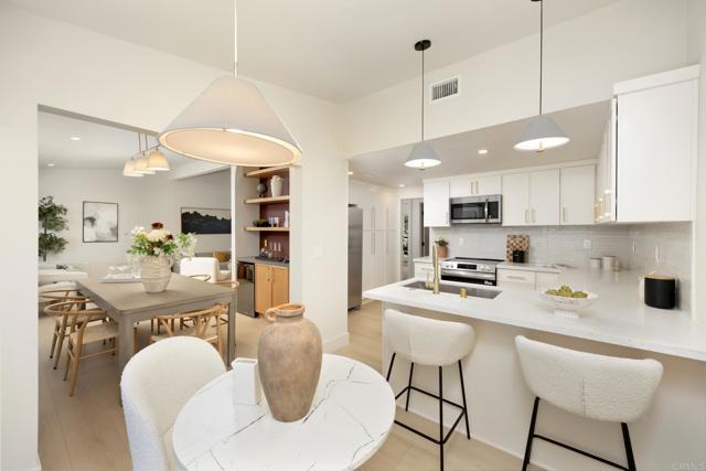 Detail Gallery Image 2 of 34 For 45 Oaktree Ln, Rolling Hills Estates,  CA 90274 - 4 Beds | 3 Baths