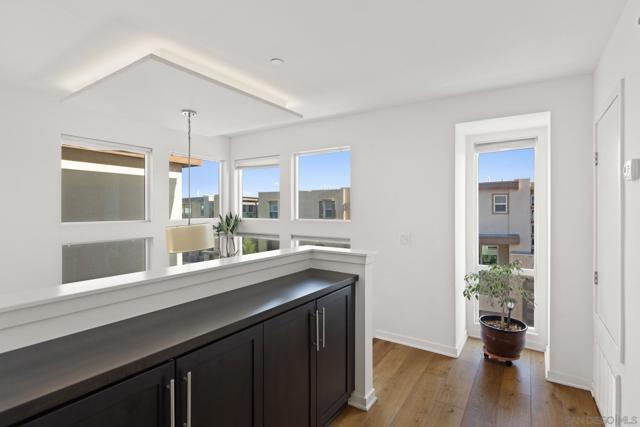 Image 17 of 28 For 8336 Summit Way