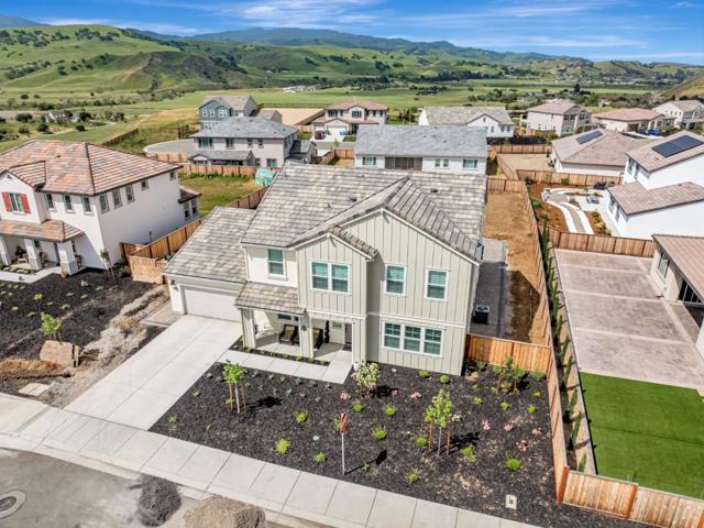 172 Vienna Way, Hollister CA: https://media.crmls.org/mediaz/b314fe01-3048-4a2c-9c34-1488954b360c.jpg