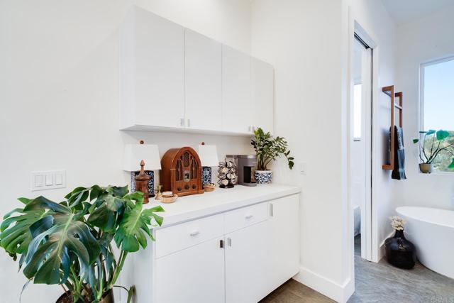 403 Black Canyon Place, Ramona CA: https://media.crmls.org/mediaz/b3150160-98b8-4e97-a502-a348be327ae9.jpg