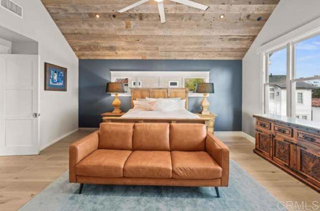 Detail Gallery Image 23 of 54 For 1027 G Ave, Coronado,  CA 92118 - 5 Beds | 3/1 Baths