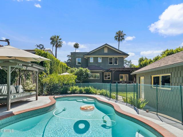 1327 Campbell Street, Glendale CA: https://media.crmls.org/mediaz/b315c7be-abb7-4f84-a5c9-f587c662f2ae.jpg