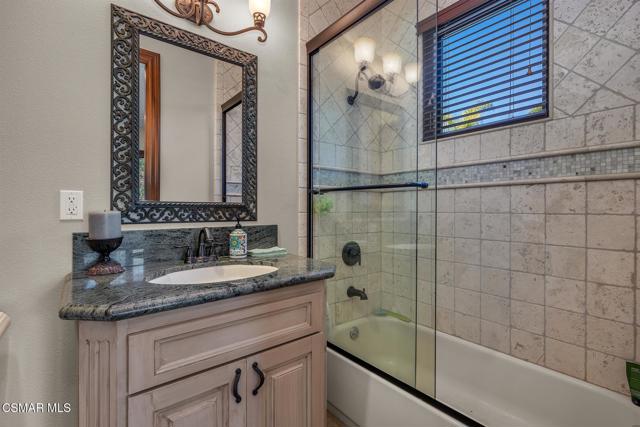1826 Crystal View Circle, Newbury Park CA: https://media.crmls.org/mediaz/b31637df-edc1-46af-9713-c13bee698bde.jpg
