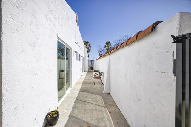 67780 Arena Blanca Road, Desert Hot Springs CA: https://media.crmls.org/mediaz/b3171314-b5fe-46ba-9e63-683573eb3568.jpg