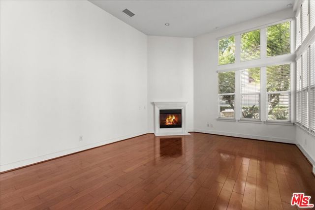 6010 Celedon, Playa Vista CA: https://media.crmls.org/mediaz/b31732cd-4cb4-462a-9408-00d8f436d310.jpg