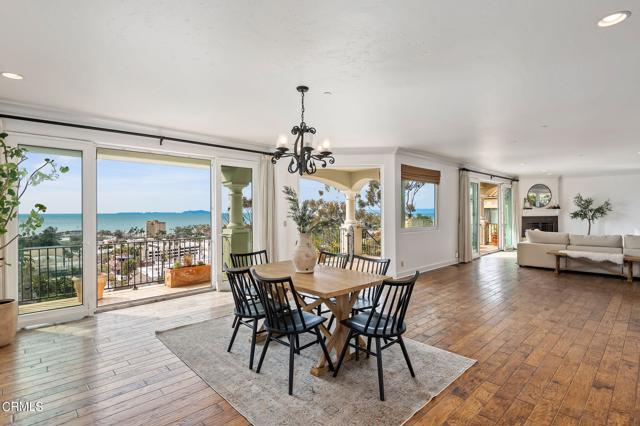 17-web-or-mls-04 - Dining - Living Room