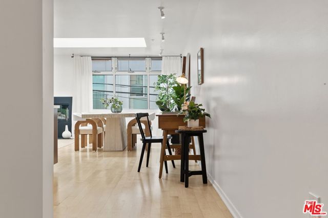 5806 Waring Avenue, Los Angeles CA: https://media.crmls.org/mediaz/b318a58b-ec7e-485e-b139-fc149431e6b6.jpg