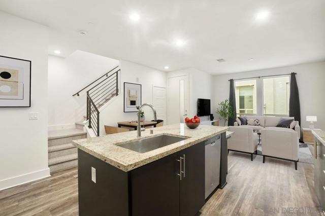 2472 Aperture Circle, San Diego CA: https://media.crmls.org/mediaz/b318a641-f58b-4129-8257-7e25f2024f8b.jpg