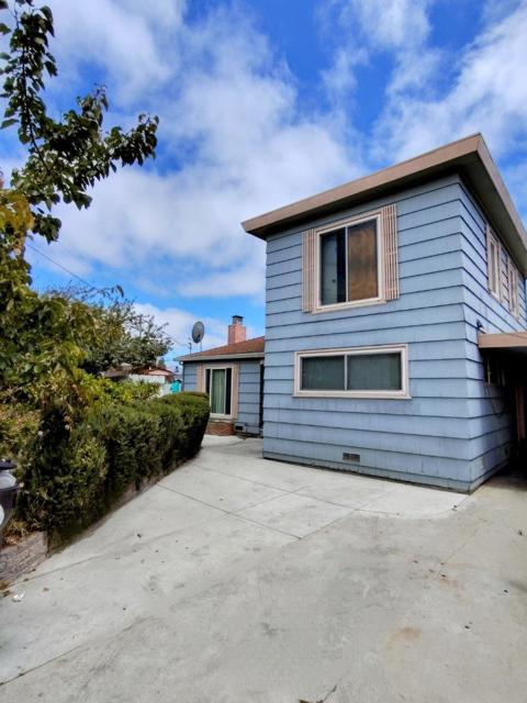 230 Paloma Avenue, Salinas CA: https://media.crmls.org/mediaz/b3191092-31e6-40e9-bb86-876dab9e6c2b.jpg