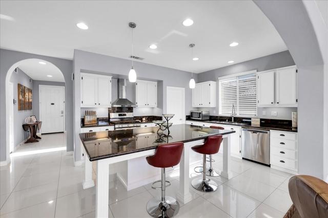 Image 11 of 48 For 84186 Canzone Drive