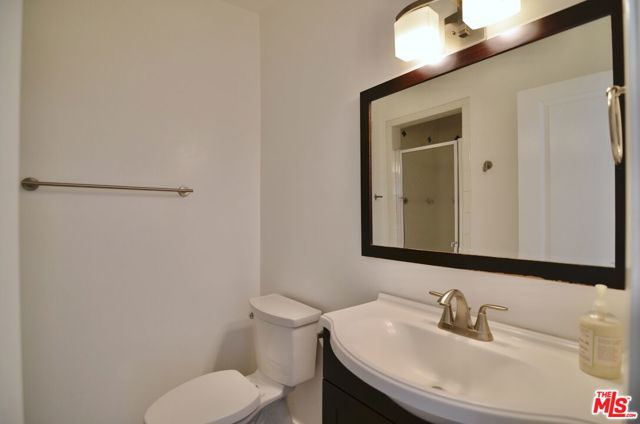 9342 Debra Avenue, North Hills CA: https://media.crmls.org/mediaz/b31a73ef-103f-4f04-9fea-1ef78357a14d.jpg