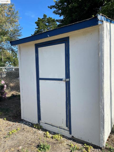 2325 Taylor Rd, Bethel Island CA: https://media.crmls.org/mediaz/b31bac14-6530-44d1-bbc2-9c790c57ef99.jpg