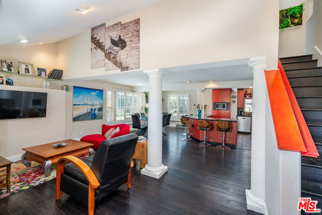 219 2nd Street, Hermosa Beach CA: https://media.crmls.org/mediaz/b31bac70-659a-440b-b042-f4d1c4a81f5e.jpg