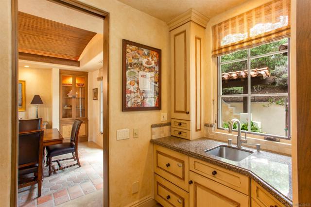 7206 Aviara Drive, Carlsbad CA: https://media.crmls.org/mediaz/b31c1788-1a19-411c-9b38-371b6c11c2ca.jpg