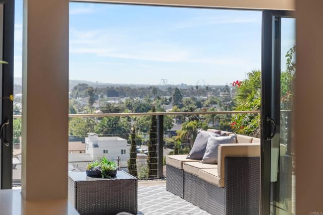 Detail Gallery Image 14 of 47 For 4821 Viane Way, San Diego,  CA 92110 - 4 Beds | 2 Baths