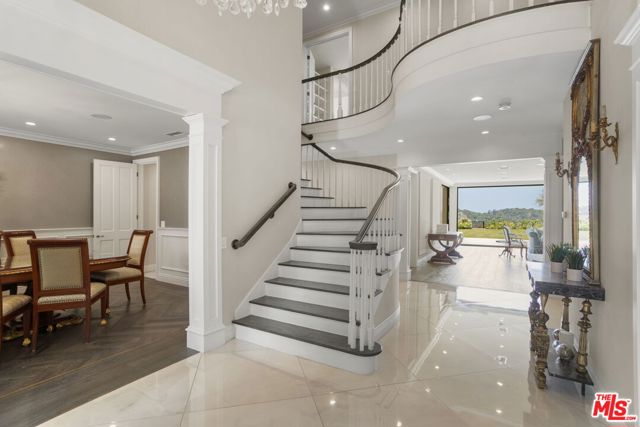 15515 Collina Strada, Los Angeles CA: https://media.crmls.org/mediaz/b31cbb00-01b0-4bf8-9465-8dd8bb0c3e9e.jpg