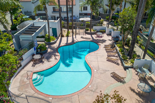 1182 Tivoli Lane, Simi Valley CA: https://media.crmls.org/mediaz/b31d1ce5-158f-4e7b-9601-9d87fe8d9e6b.jpg