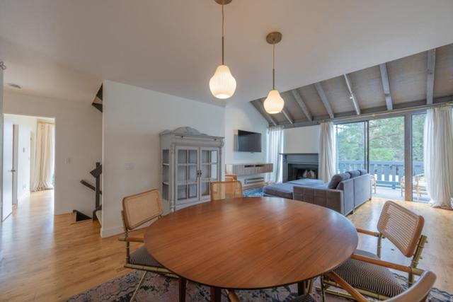 3600 High Meadow Drive, Carmel CA: https://media.crmls.org/mediaz/b31dcb5f-88e8-40f6-b38f-f6469278c851.jpg