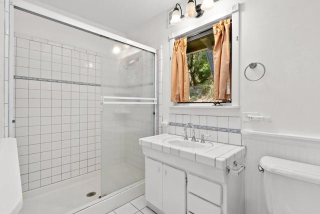 530 Flume Road, Aptos CA: https://media.crmls.org/mediaz/b31dd8bf-3a6d-40ff-bba4-23b73b135d80.jpg