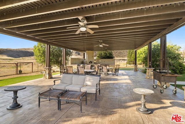 13750 Cuyama Highway, Cuyama CA: https://media.crmls.org/mediaz/b31e5214-ca26-4842-942b-43a3d270bee1.jpg