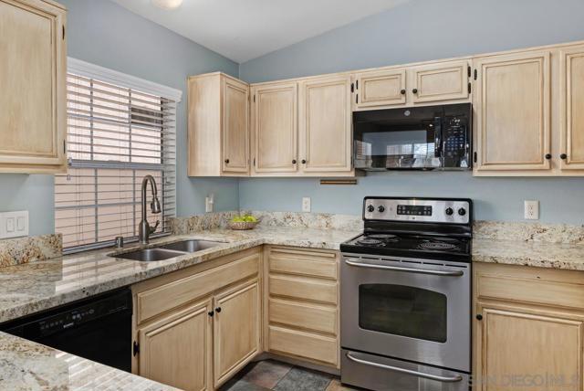 18557 Caminito Pasadero, San Diego CA: https://media.crmls.org/mediaz/b31f1f73-75ac-46e3-a61d-4ea2375595af.jpg