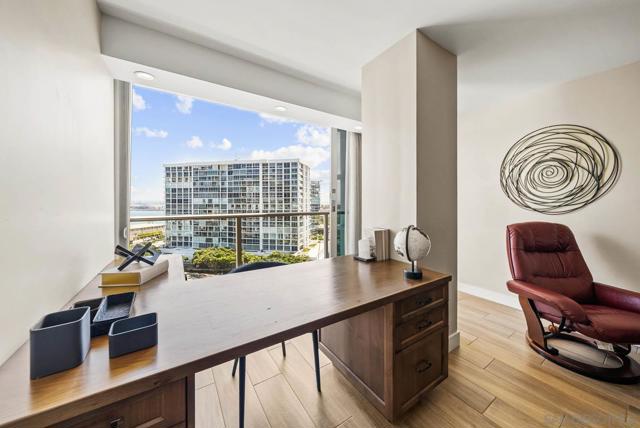 1780 Avenida Del Mundo, Coronado CA: https://media.crmls.org/mediaz/b31f630c-fe01-41f2-b491-56ff0578276b.jpg
