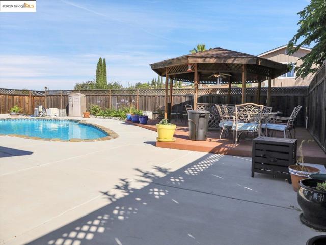 3326 Hacienda Way, Antioch CA: https://media.crmls.org/mediaz/b31f6a3e-e2e9-4242-ba93-be8cd4c939c5.jpg