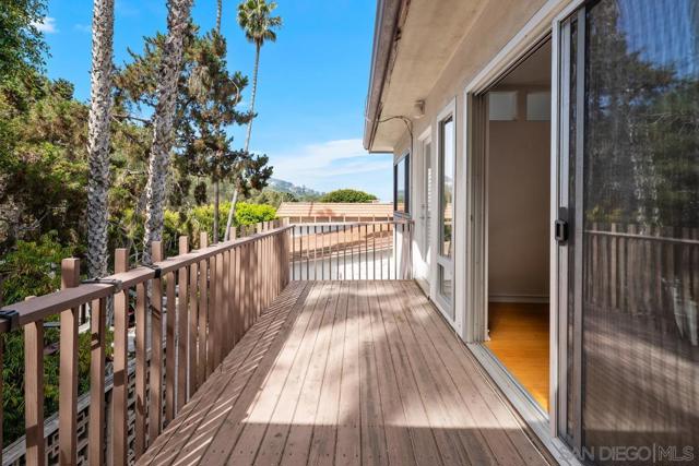 2600 Torrey Pines Rd, La Jolla CA: https://media.crmls.org/mediaz/b31f7ae6-4b48-49c3-9e22-0205f533bf46.jpg