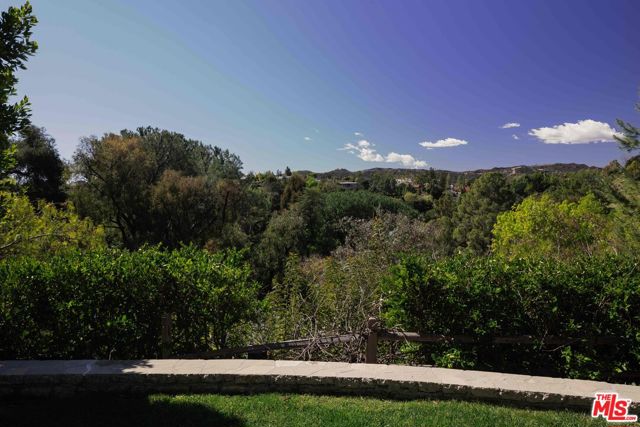 Image 36 of 41 For 2854 Roscomare Road