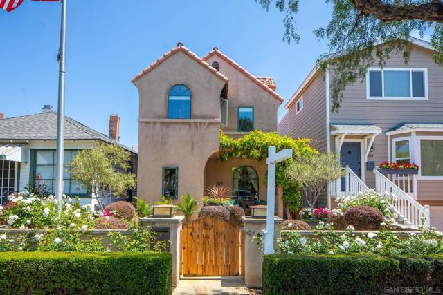 867 E Avenue, Coronado CA: https://media.crmls.org/mediaz/b31fc31f-1ffe-4818-904d-45b410fe3496.jpg