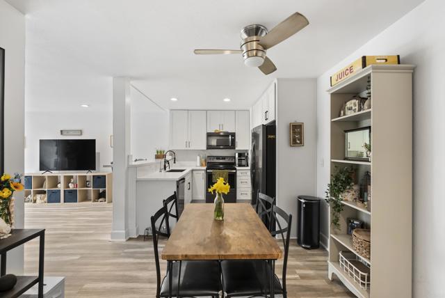 Detail Gallery Image 6 of 31 For 6780 Friars Rd #243,  San Diego,  CA 92108 - 2 Beds | 1 Baths