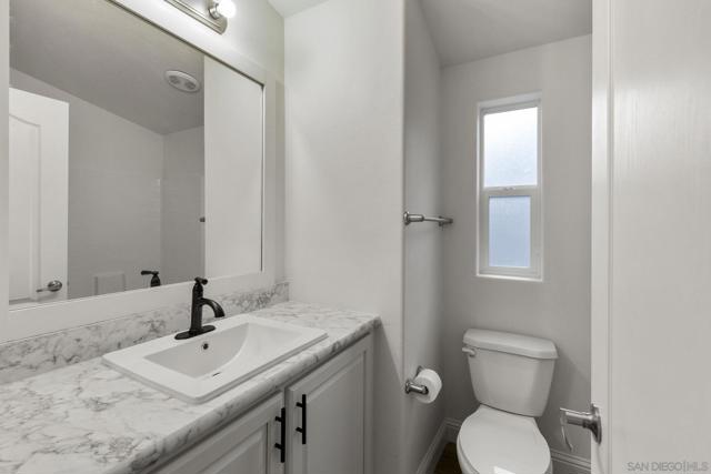 22899 Byron Rd, Crestline CA: https://media.crmls.org/mediaz/b31ffc32-5e10-4424-917a-c6c41fb77589.jpg