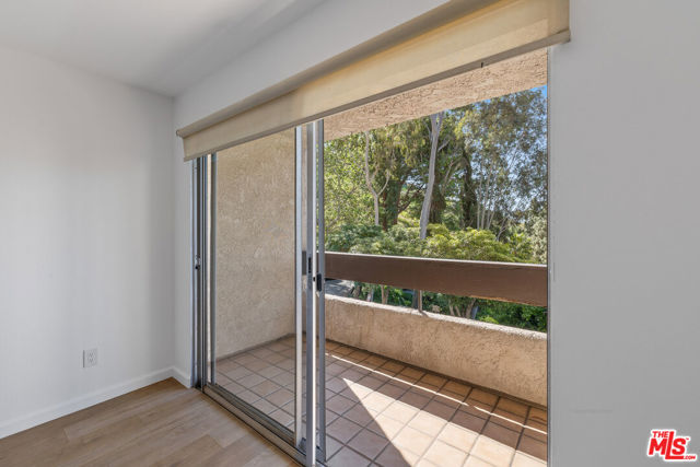 2700 Cahuenga Boulevard, Los Angeles CA: https://media.crmls.org/mediaz/b320163d-7083-4c3d-bab5-ba5c00f54d4a.jpg