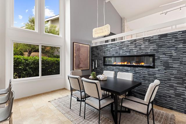 5719 Caminito Norte, La Jolla CA: https://media.crmls.org/mediaz/b3202594-da1c-4d39-a1b6-5c320c17696b.jpg